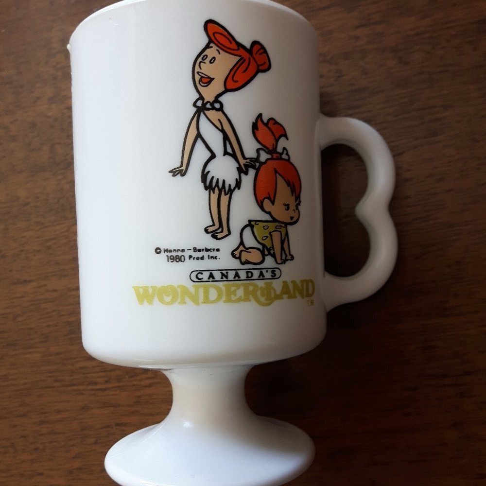 1980 Vintage Canadas Wonderland Milk Glass Mug